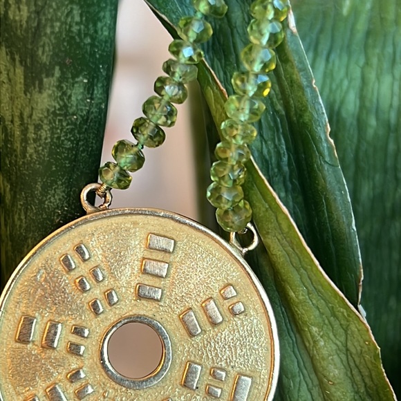 18 karat gold and peridot necklace - Picture 5 of 12